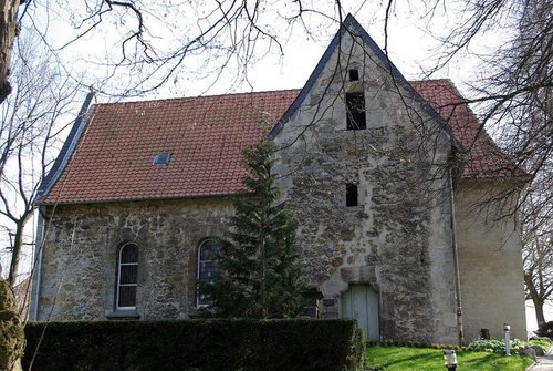 Nordseite mit der angebauten Vorhalle