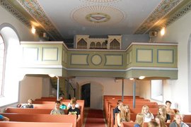 Blick zur Orgel