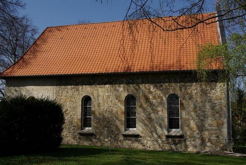 Südansicht mit dem deutlich erkennbarem Anbau auf der linken Seite
